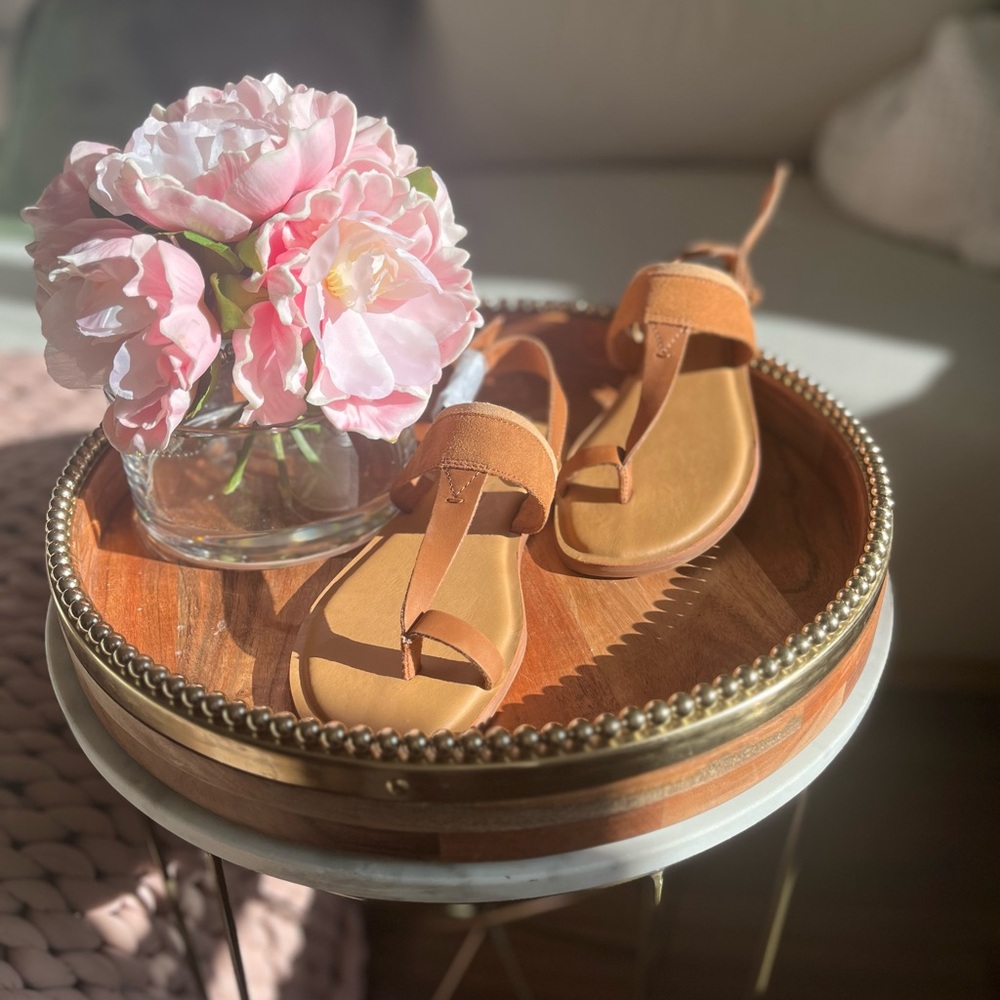 Tom’s Sandals size 8